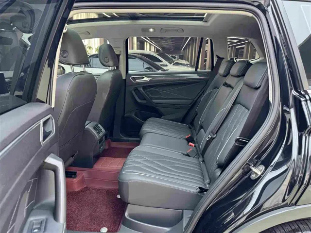 Volkswagen Tiguan L — Фото автомобиля 11