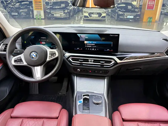 BMW i3 — Фото автомобиля 12