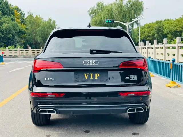 Audi Q5L — Фото автомобиля 5