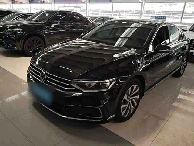 Фотография автомобиля — Volkswagen Magotan