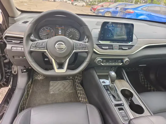 Nissan Teana — Фото автомобиля 17