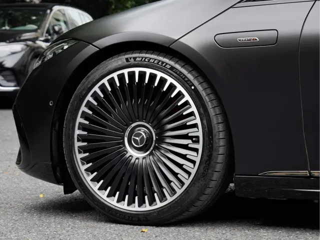 Mercedes-Benz EQS AMG — Фото автомобиля 8