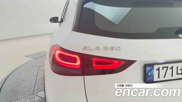 Mercedes-Benz GLA-Class H247 — Фото автомобиля 11