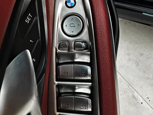 BMW 3 Series — Фото автомобиля 12