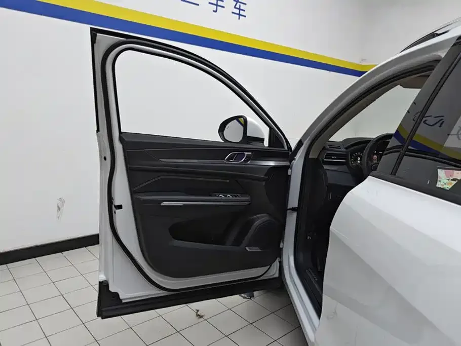 Lynk & Co Lynk & Co 01 2023 2.0TD 2WD Pro — Фото автомобиля 7