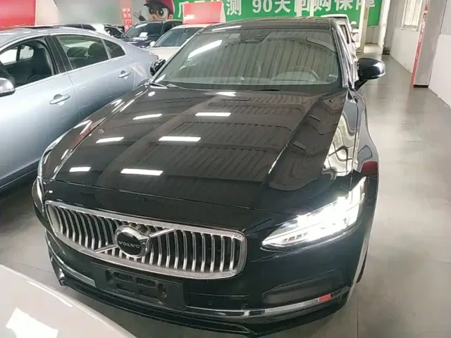 Volvo S90 — Фото автомобиля 2