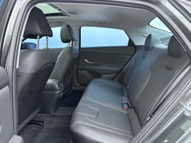 Hyundai Elantra — Фото автомобиля 15
