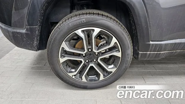 Jeep Compass — Фото автомобиля 5