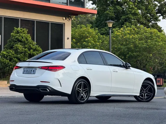 Mercedes-Benz C-Class — Фото автомобиля 4