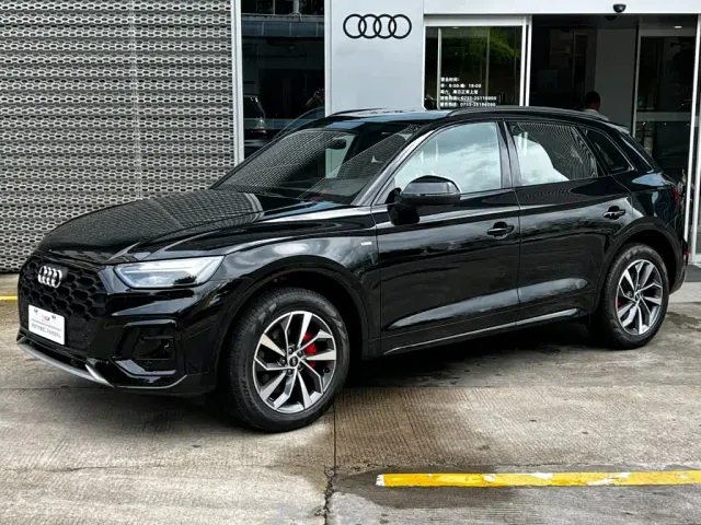 Фотография автомобиля — Audi Q5L