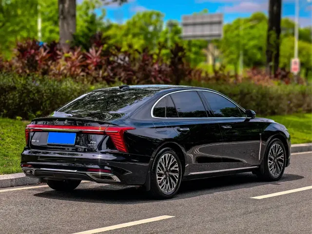 Hongqi H5 — Фото автомобиля 13