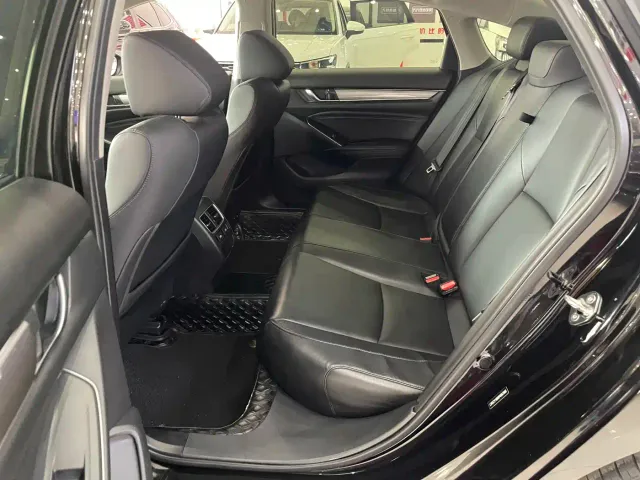 Honda Accord — Фото автомобиля 8