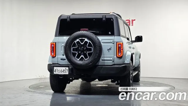 Ford Bronco — Фото автомобиля 3