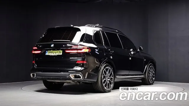 BMW X7 xDrive 40d M Sport 7 мест — Фото автомобиля 2