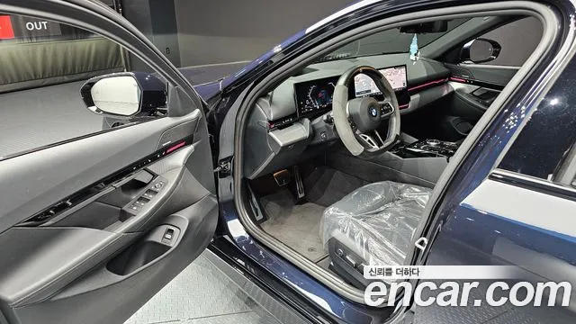 BMW 5-Series 5 серия (G60) 523d M Sport — Фото автомобиля 8