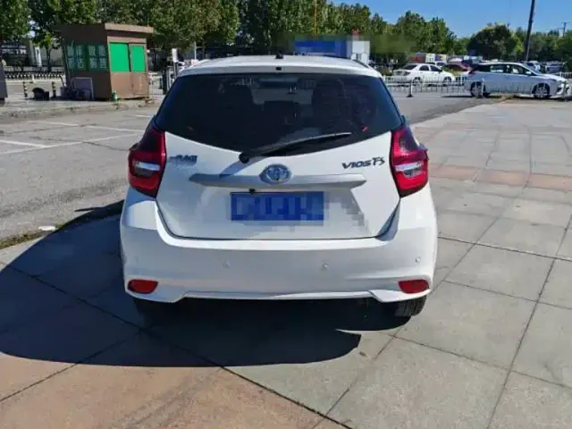 Toyota Vios FS — Фото автомобиля 3
