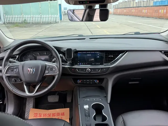 Buick Regal — Фото автомобиля 11