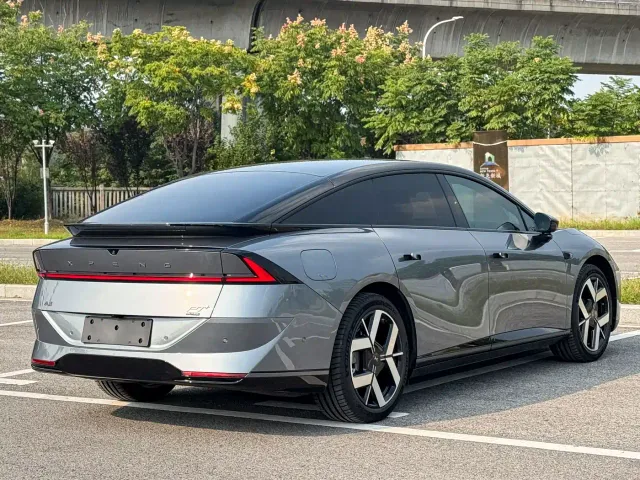 Xpeng P7+ — Фото автомобиля 7