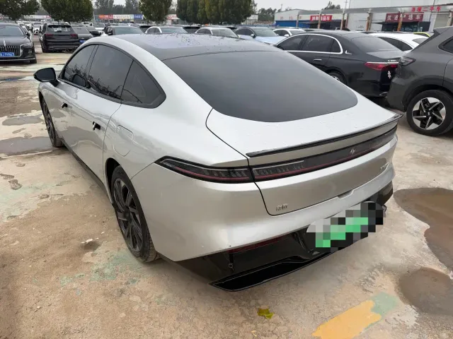 Dongfeng eπ 007 — Фото автомобиля 10