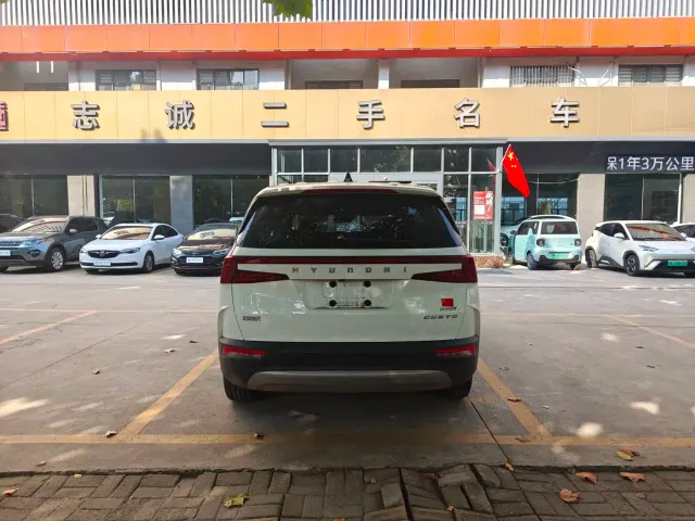 Hyundai Custo — Фото автомобиля 4