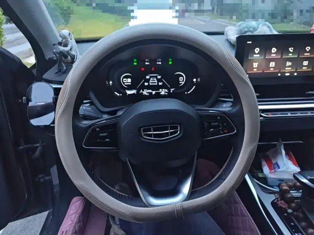 Geely Emgrand — Фото автомобиля 6