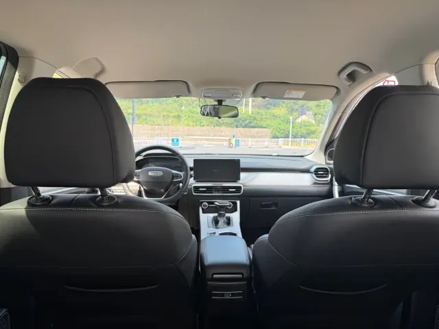 Geely Binyue — Фото автомобиля 16