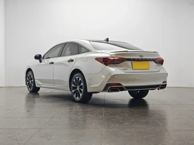 Toyota Avalon — Фото автомобиля 4