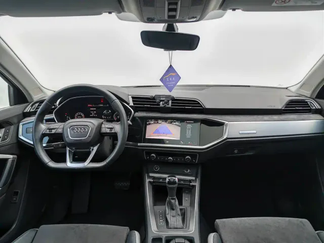 Audi Q3 — Фото автомобиля 24