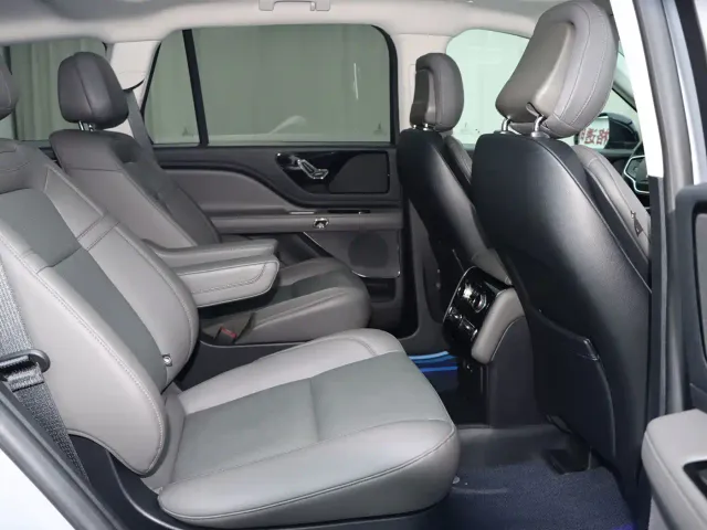 Lincoln Aviator 2024 3.0T V6 AWD Elegance 6-Seater — Фото автомобиля 18
