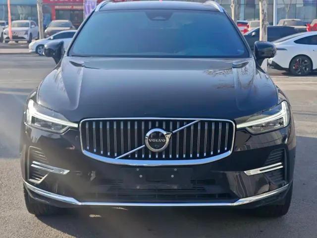 Volvo XC60 — Фото автомобиля 2