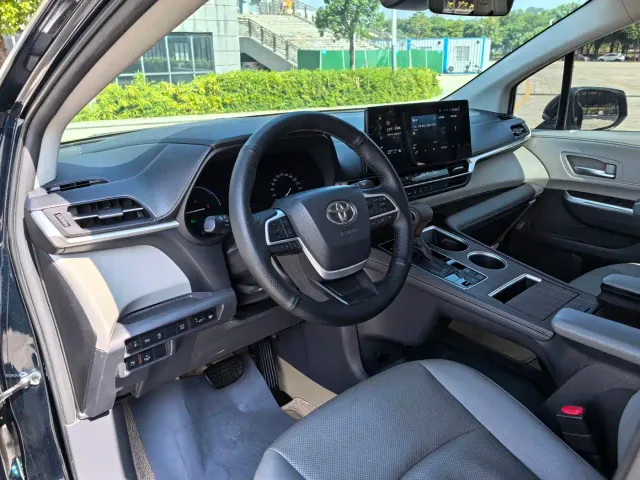 Toyota Granvia — Фото автомобиля 9
