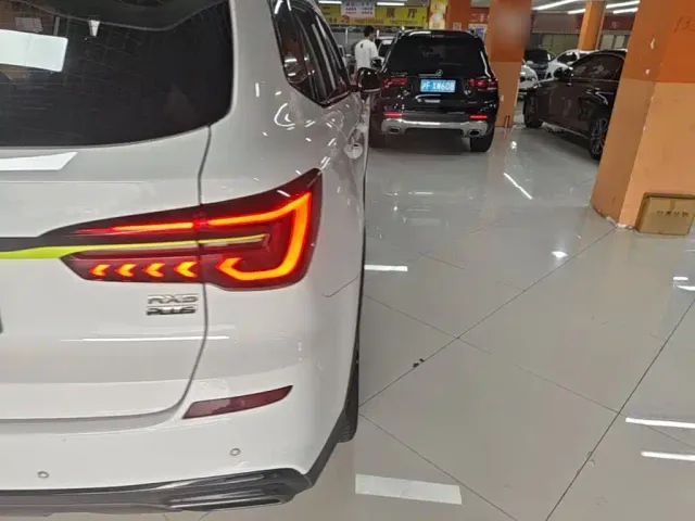 Roewe RX5 — Фото автомобиля 7