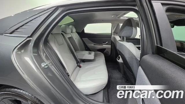 Hyundai AVANTE Avante (CN7) — Фото автомобиля 17
