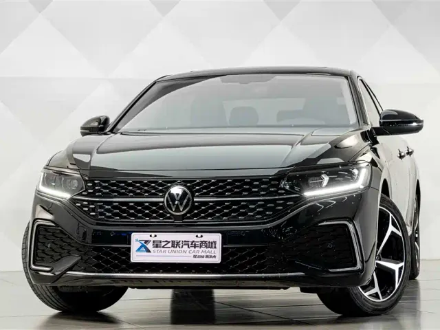 Volkswagen Passat — Фото автомобиля 3