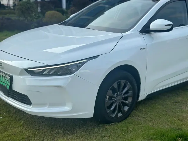 Geely Geometry A — Фото автомобиля 13