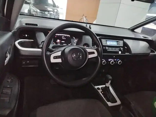 Honda Fit — Фото автомобиля 9