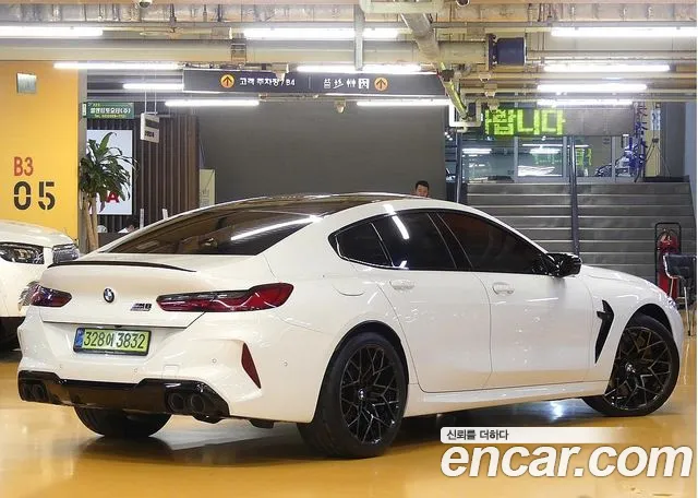 BMW M8 — Фото автомобиля 2