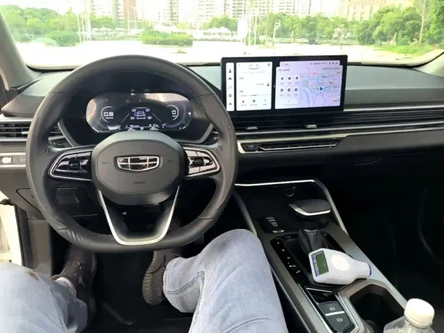 Geely Emgrand — Фото автомобиля 9