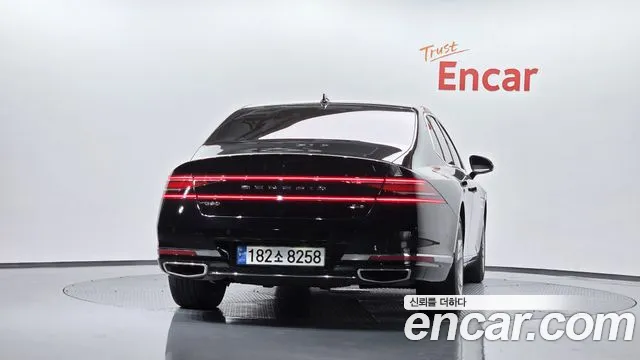 Genesis G90 Бензин 3.5 турбо AWD — Фото автомобиля 4
