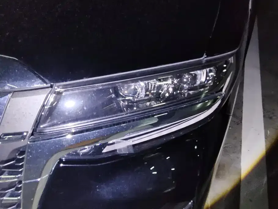 Toyota Alphard 2021 Hybrid 2.5L Luxury — Фото автомобиля 5