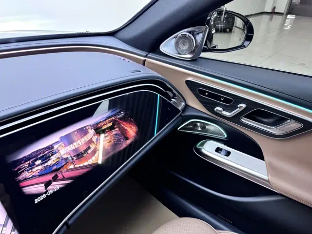 Mercedes-Benz E-Class — Фото автомобиля 17