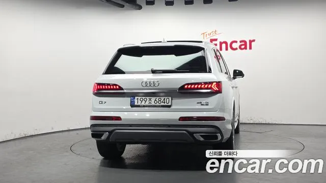 Audi Q7 45 TDI quattro Premium — Фото автомобиля 4