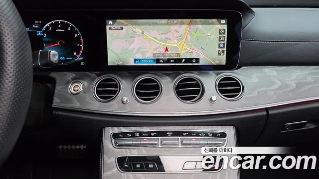 Mercedes-Benz E-Class W213 — Фото автомобиля 19