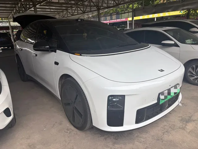 Li Auto i6 — Фото автомобиля 3