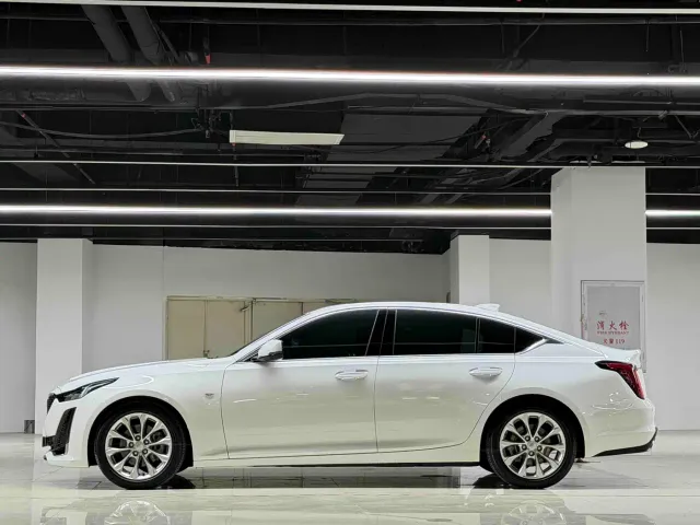 Cadillac CT5 — Фото автомобиля 3