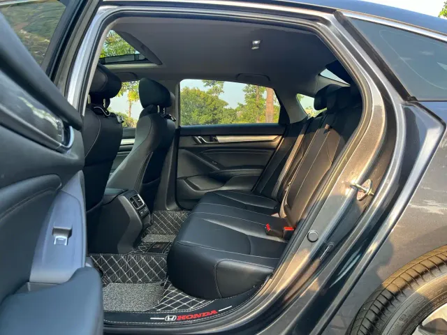 Honda Accord — Фото автомобиля 6