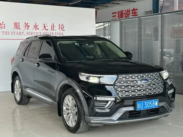 Ford Explorer — Фото автомобиля 3