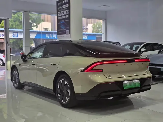 Xpeng P7+ — Фото автомобиля 8
