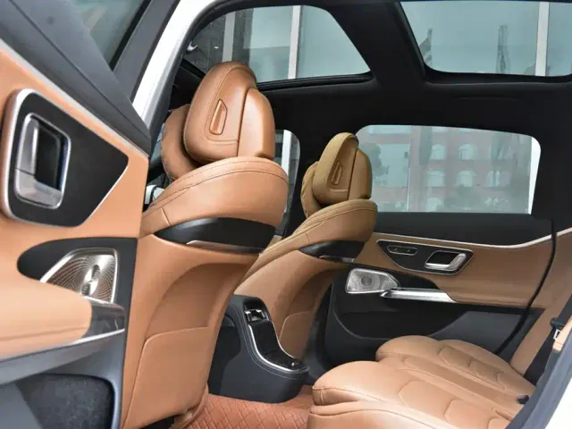 Mercedes-Benz E-Class — Фото автомобиля 14