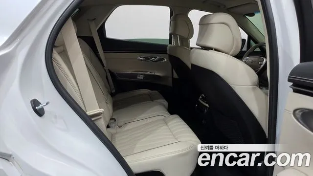 Genesis GV70 — Фото автомобиля 27